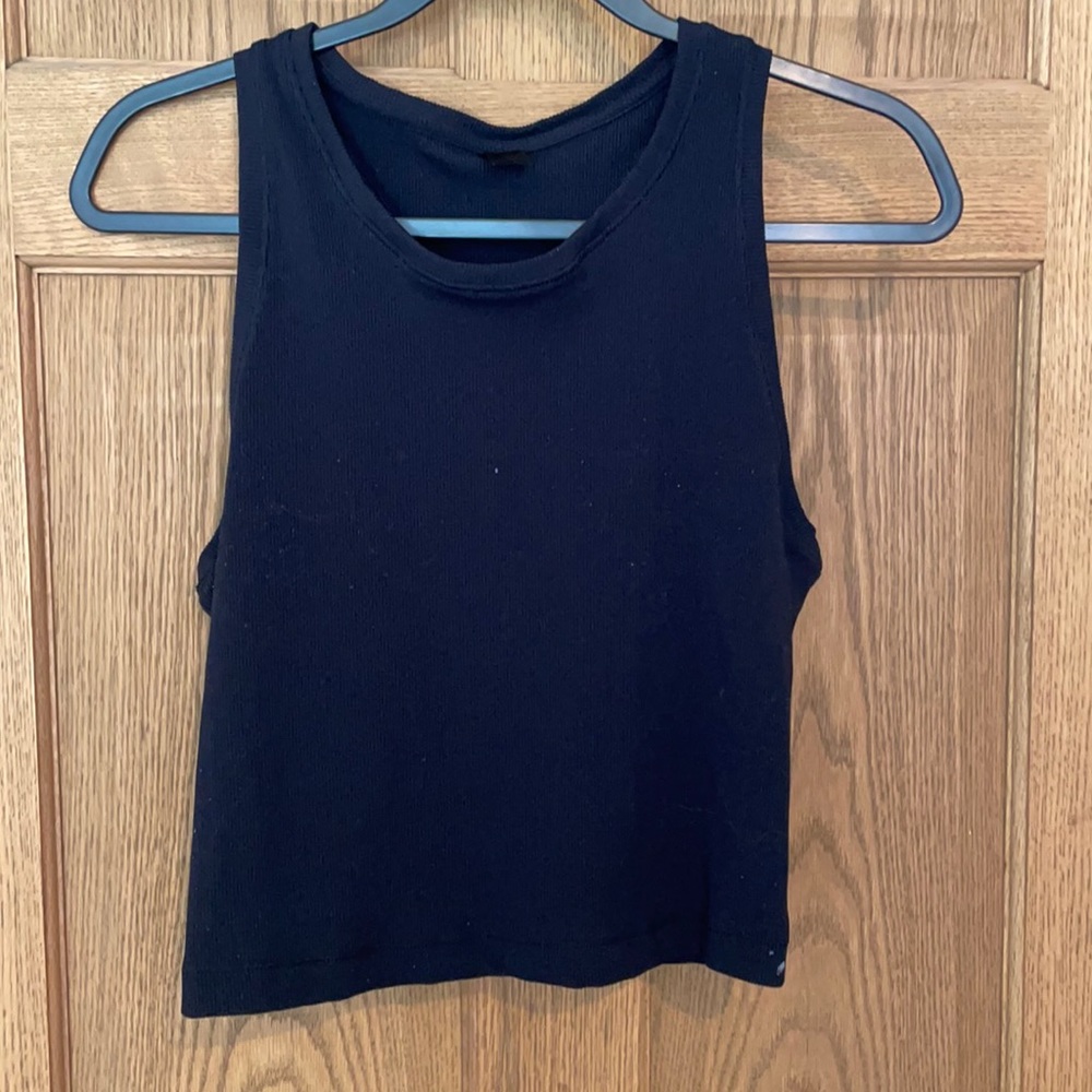 black cropped tank top